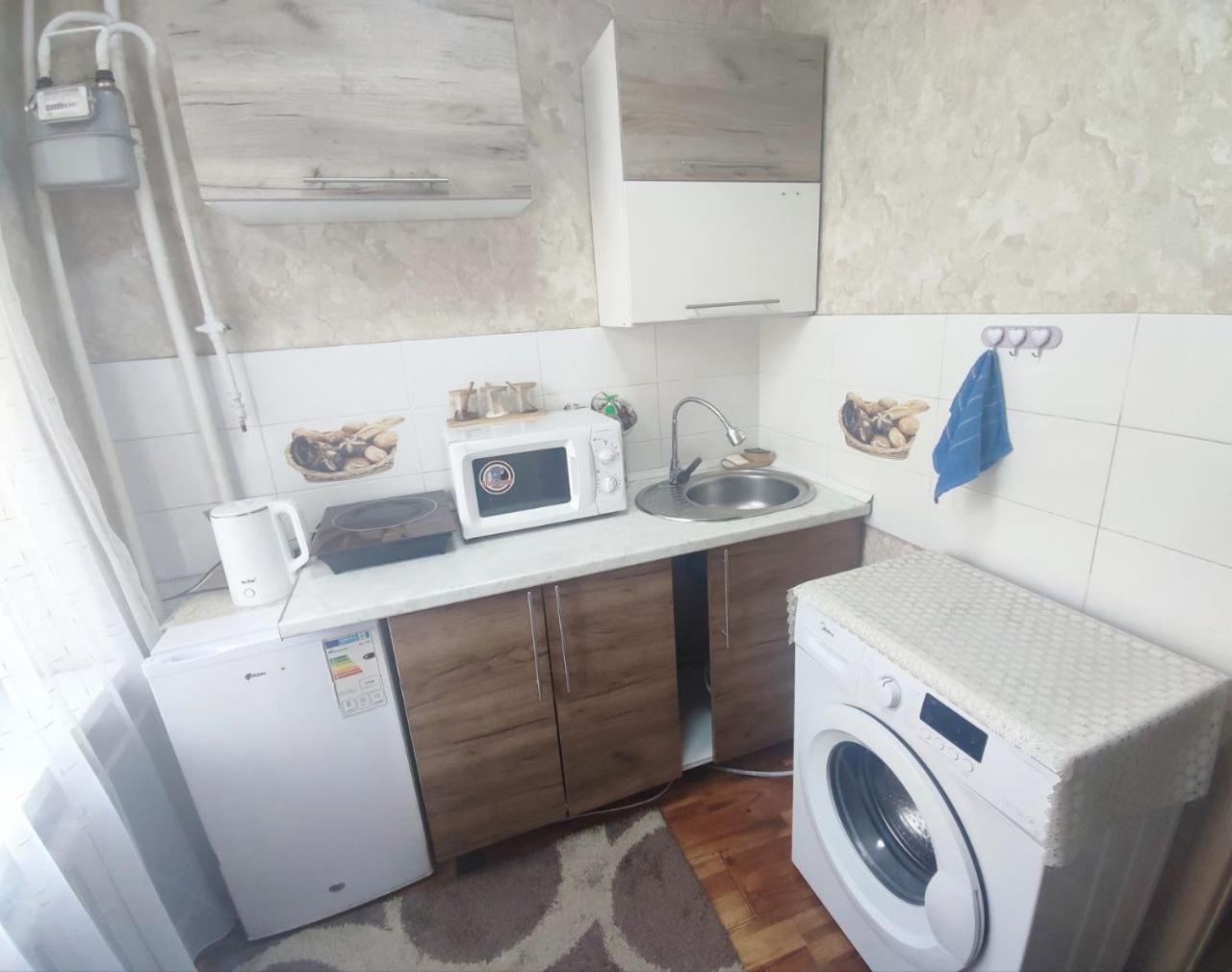 Комфортная Квартира Для 2Х Персон Apartment Bishkek Ngoại thất bức ảnh